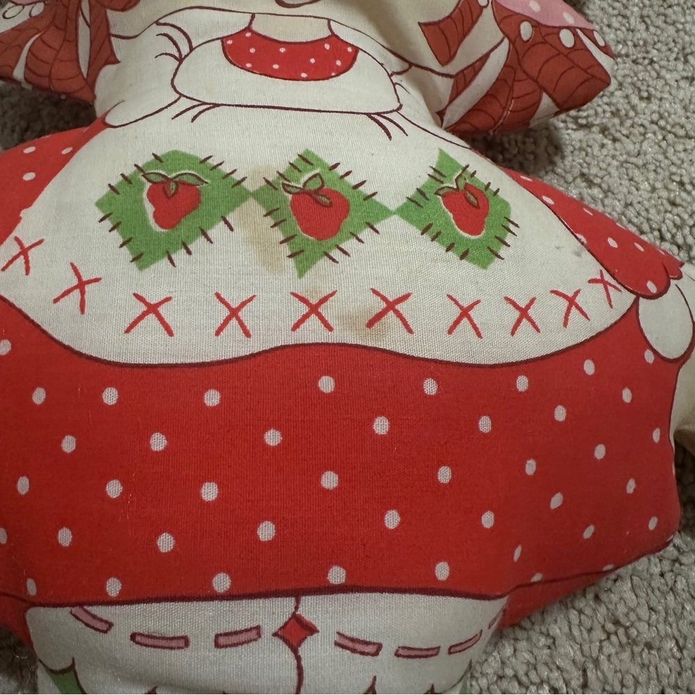 18” Vintage 80s Strawberry Shortcake plush doll - Picture 7 of 9